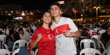 Ay-Yıldızlı coşku meydana sığmadı (2)