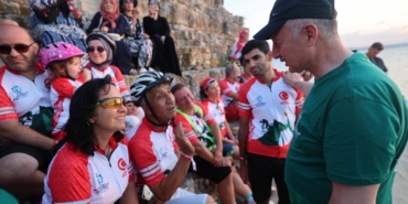 Başkan Büyükakın, bisiklet tutkunları ile pedal çevirdi (2)