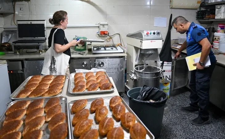 bornova-da-firinlara-sabah-denetimi-1757657072-516_large