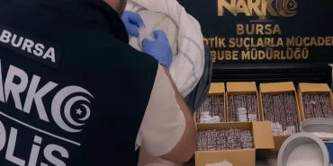 bursa-da-binlerce-uyusturucu-hap-ele-gecirildi-1757053674-992_large