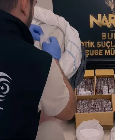 bursa-da-binlerce-uyusturucu-hap-ele-gecirildi-1757053674-992_large