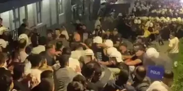 chp-istanbul-onunde-tansiyon-yukseldi-1757297858-930_large