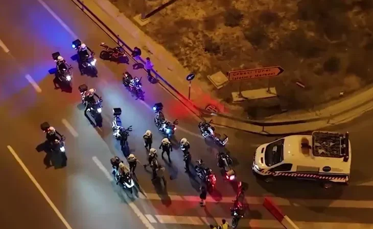 istanbul-da-tehlikeli-motosiklet-suruculerine-operasyon-1758262151-912_large