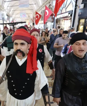 istanbul-da-tulumbacilar-seremonisine-buyuk-ilgi-1758703796-500_large