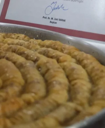 nigde-nin-8-tescilli-urunu-oldu-sarim-burma-tatlisi-na-cografi-tescil-1756914305-22_large