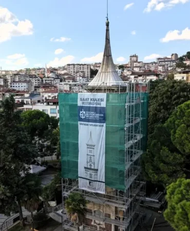 tarihi-yapi-tarihi-kimligine-kavusuyor-izmit-saat-kulesi-restorasyonda-1757832883-824_large