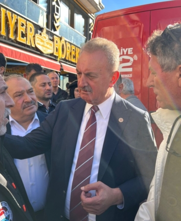 20251030-chpli-ciler-gebze-faciasini-meclise-tasidi-17102-3efae970539c8e569350