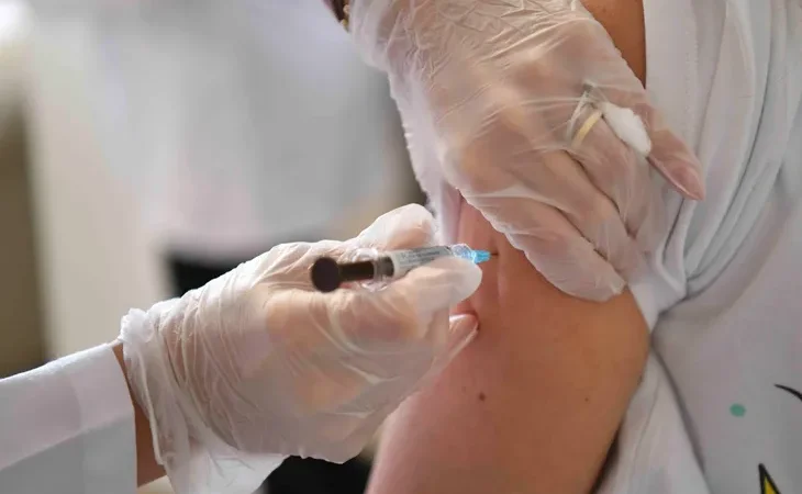 ankara-da-4-bin-875-doz-ucretsiz-hpv-asisi-uygulandi-1761489141-551_large