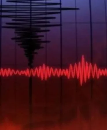 canakkale-de-korkutan-deprem-cevre-illerden-de-hissedildi-1721659825-96_large