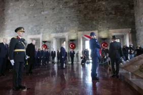 cumhurbaskani-erdogan-anitkabir-de-1761730010-837_large