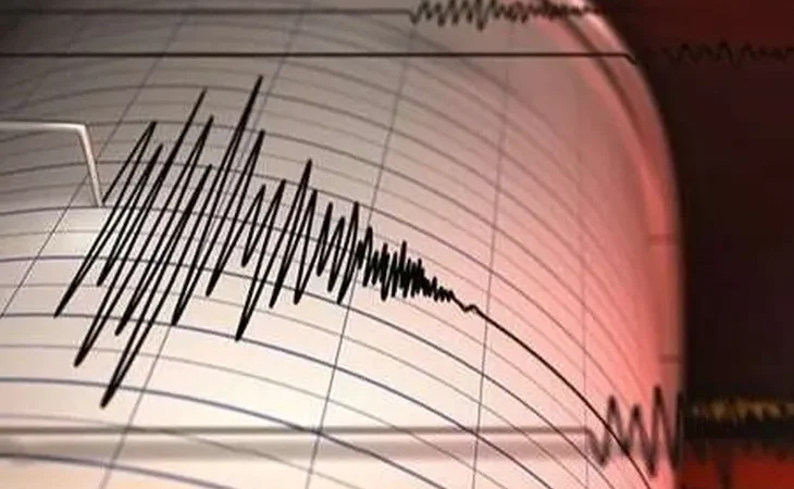 ege-denizi-nde-deprem-1634710258-400_large