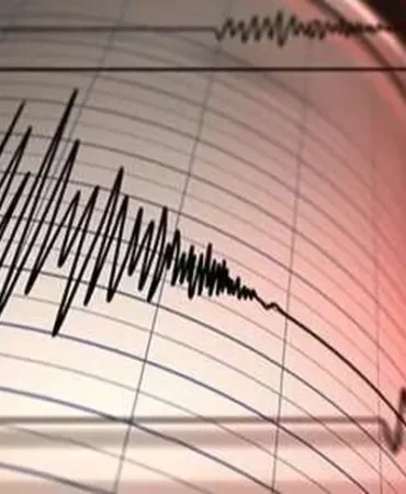 ege-denizi-nde-deprem-1634710258-400_large