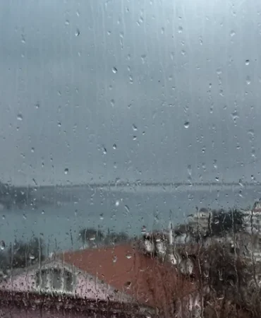 ege-ve-marmara-dikkat-meteoroloji-den-kuvvetli-yagis-uyarisi-1761199557-620_large