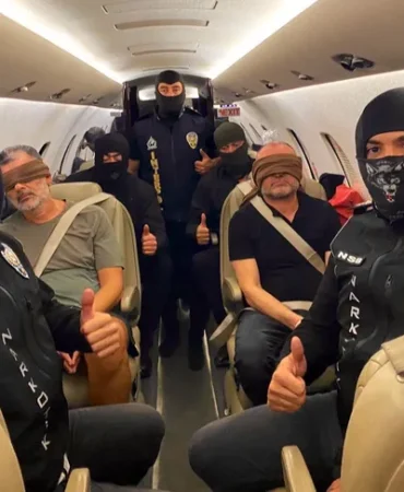 iki-uyusturucu-baronu-paketlenip-turkiye-ye-getirildi-1760164084-714_large