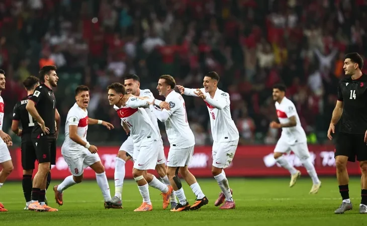 kocaeli-de-milli-zafer-a-milliler-4-gole-kazandi-1760485835-722_large