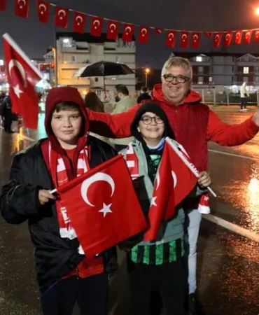 kocaeli-kirmizi-beyaza-burundu-1760467466-988_large