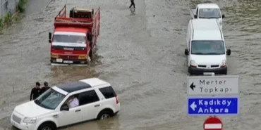 meteoroloji-uyardi-sel-su-baskini-doluya-dikkat-1761368628-310_large