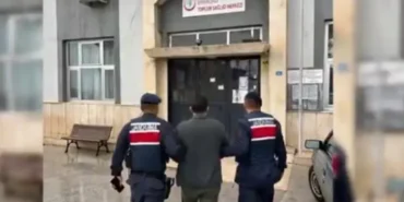 32-ilde-feto-operasyonu-92-kisi-yakalandi-1764417924-641_large