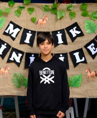 Ara tatili at üstünde geçirdiler (8)