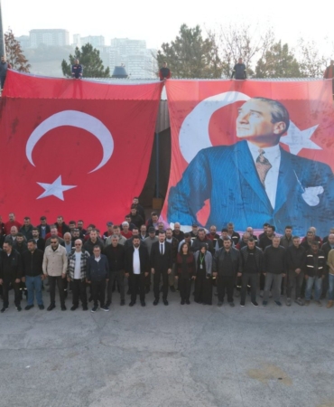 İzmit Belediyesi, Ata’ya saygıyla kenetlendi (8)