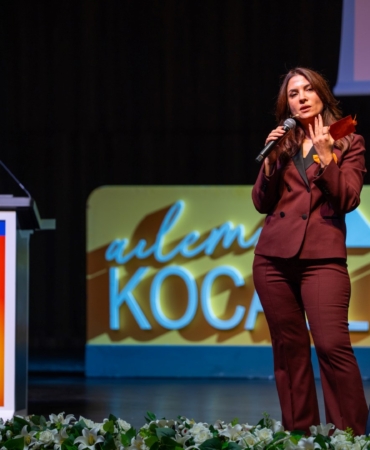 Turuncu balonlarla kadına şiddete 'dur' mesajı (20)