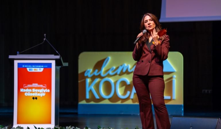 Turuncu balonlarla kadına şiddete 'dur' mesajı (20)