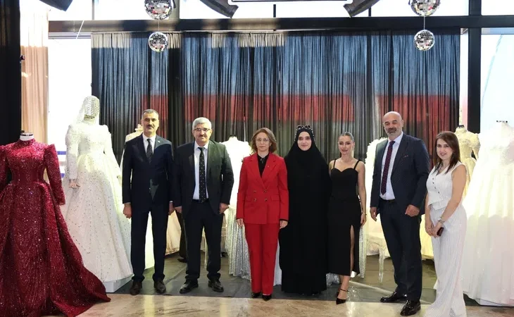 evlenecek-ciftler-evlilik-fuari-nda-bulustu-1764396368-740_large