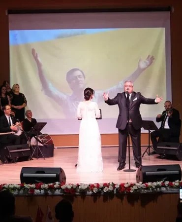 kemal-sunal-kecioren-de-turkulerle-anildi-1764140847-382_large