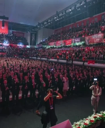 ozgur-ozel-bu-kurultay-partimizin-muhalefetteki-son-kurultayi-1764418187-311_large