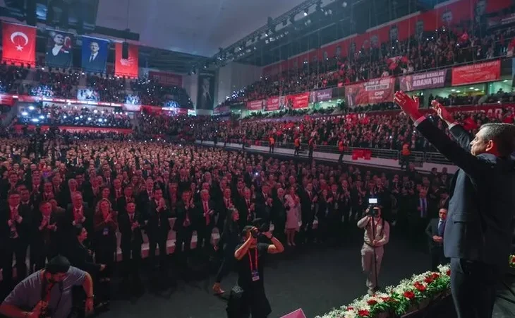 ozgur-ozel-bu-kurultay-partimizin-muhalefetteki-son-kurultayi-1764418187-311_large