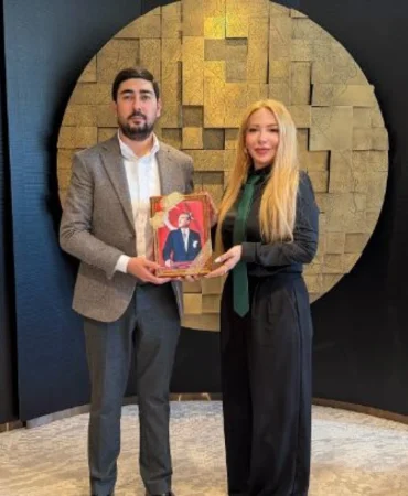 turk-dunyasi-icin-guclu-is-birligi-ozkara-ve-akhmetov-ortak-projeler-icin-bir-araya-geldi-222943-20251116