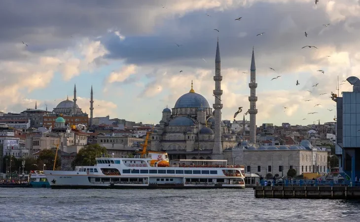 yurtta-bugun-parcali-bulutlu-hava-hakim-1761790597-955_large