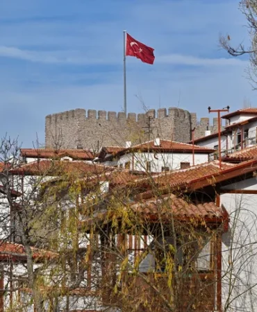 ankara-kalesi-tarihi-dokusu-ile-yeniden-hayat-buldu-1766150957-577_large
