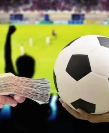 futbolda-bahis-operasyonu-derinlesiyor-istanbul-ve-16-ilde-35-gozalti-1764930145-789_large