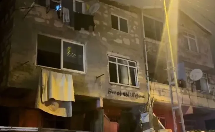 gunun-aci-haberi-pendik-te-ev-yangini-3-cocuk-hayatini-kaybetti-1765436931-293_large