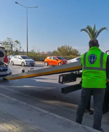 izmir-buyuksehir-den-trafige-aninda-mudahale-1766991169-196_large