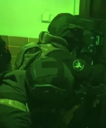 kahramanlar-dan-deas-operasyonu-304-gozalti-1703227595-882_large