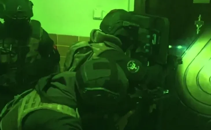 kahramanlar-dan-deas-operasyonu-304-gozalti-1703227595-882_large