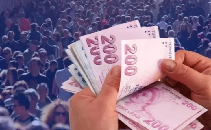 kamu-calisanlari-ve-emeklilerden-ek-zam-tepkisi-adalet-istiyoruz-ayricalik-degil-1764859789-988_large