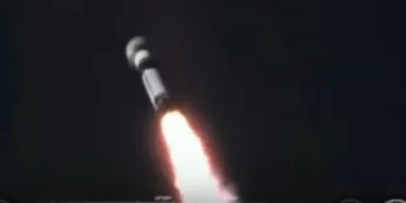 turkiye-uzayda-yeni-bir-esigi-asti-aselsan-in-luna-1-uydusu-uzaya-firlatildi-1764599333-742_large