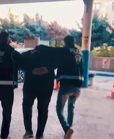 17-ilde-feto-operasyonu-aktif-kamu-gorevlilerinin-de-oldugu-81-supheli-yakalandi-1768200549-172_large