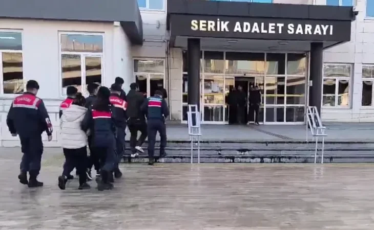 17-ilde-siber-dolandiricilik-operasyonu-118-supheli-yakalandi-1769161574-241_large