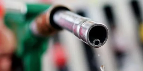 Benzin ve motorine yılın ilk zammı