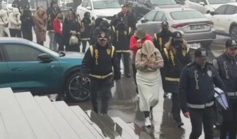 Düzce’de fuhuş operasyonunda gözaltına alınan 9 kadın adliyede