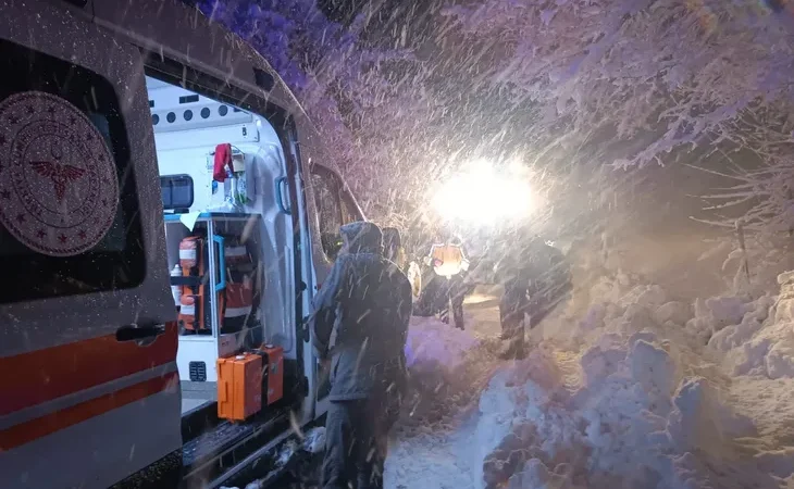 malatya-da-karda-mahsur-kalanlar-kurtarildi-1768243790-59_large