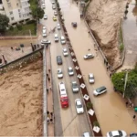 mersin-de-dere-tasti-bircok-arac-zarar-gordu-1769813357-5_large