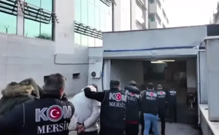 mersin-de-lavas-tekeline-buyuk-darbe-17-tutuklama-milyarlik-hesaplara-el-konuldu-1769410424-663_large