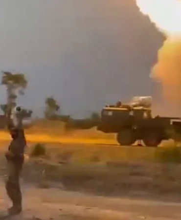 pakistan-dan-hindistan-a-misilleme-saldirisi-1746862940-300_large