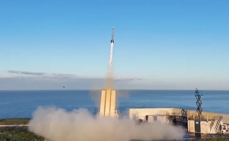 siper-1-den-bir-basari-daha-uzun-menzilli-hava-savunma-sistemi-envantere-girdi-1767528815-235_large