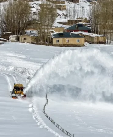 van-da-220-koy-yolu-ulasima-kapali-1769256802-846_large